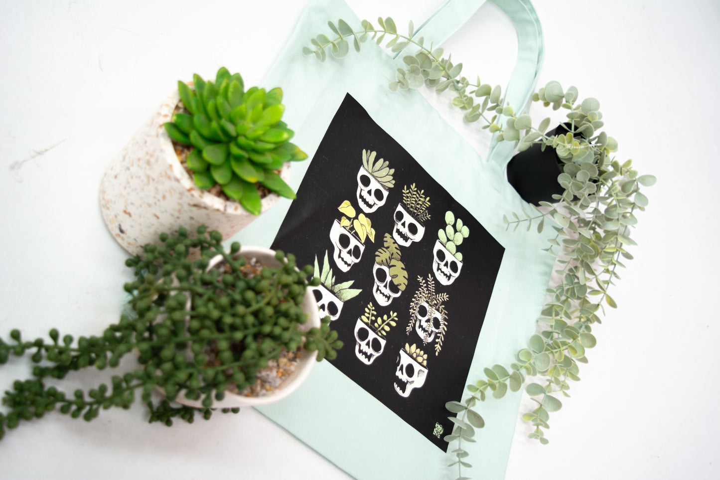 Chalk Active Tote Bags